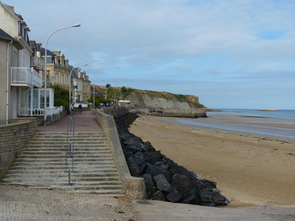 Le Ruban Bleu Face A La Mer Arromanches-les-Bains Exterior foto